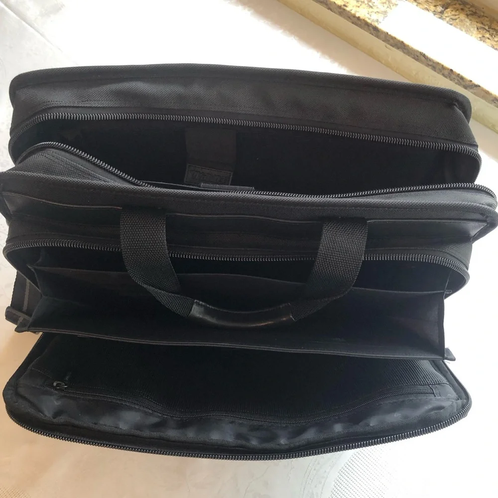COMPAQ Black Leather/Canvas Men’s Professional Briefcase Messenger Bag NWOT